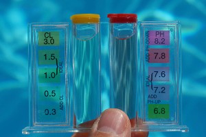 mantenimiento de piscinas análisis cloro y pH
